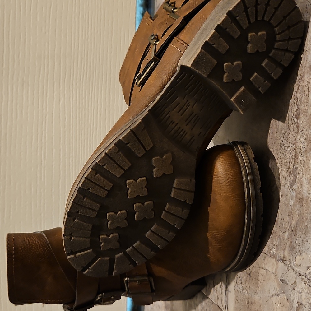 Boots - Picture 2 of 2